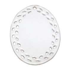 3" Oval Doily Ornament w/ Leaf Trim100/case